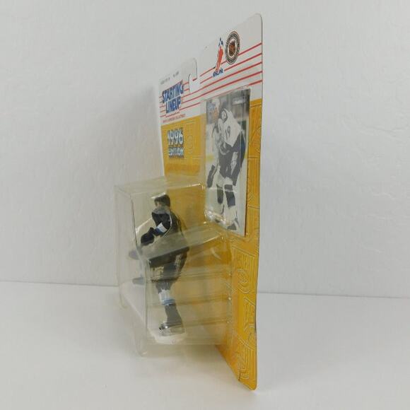 Kenner 1996 Starting Lineup NHL Tampa Bay Lightning Brian Bradley Action Figure - Picture 3 of 6